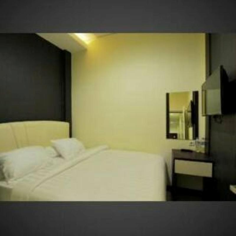 Dekost Madiun Hotell Eksteriør bilde